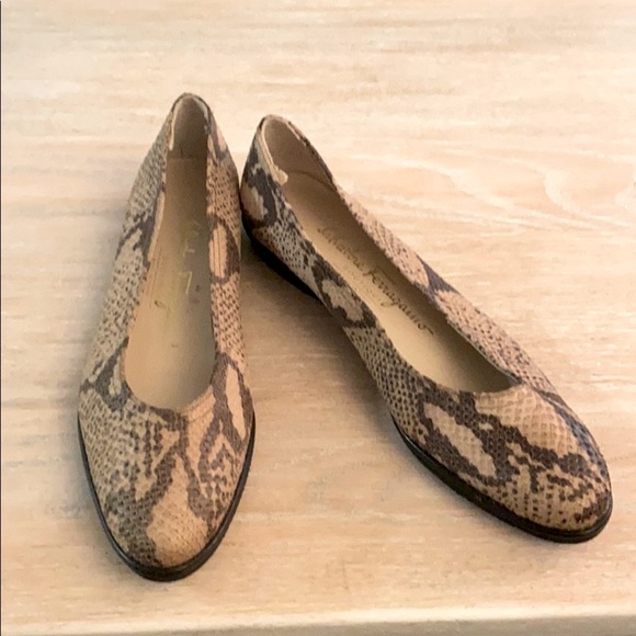 Salvatore Ferragamo Flats - Picture 2 of 8